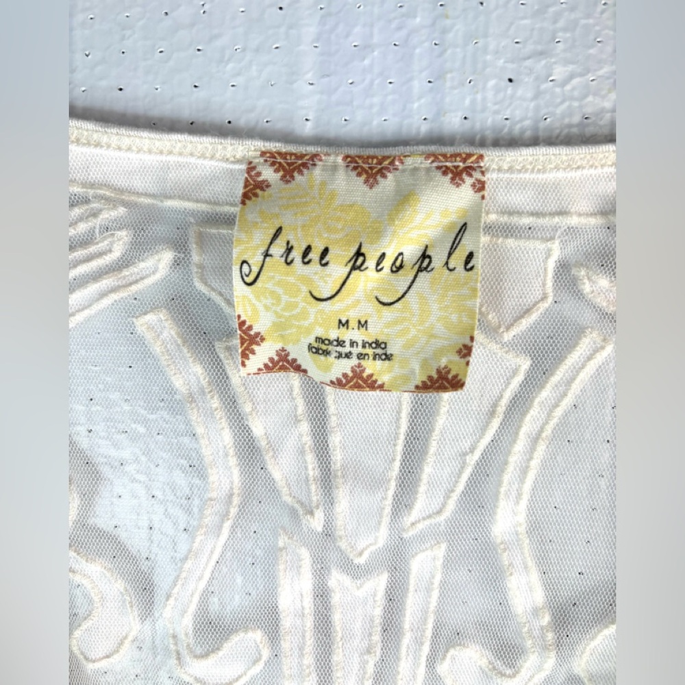 Free People M Boho Lace Trim V-Neck Long Sleeved Top in Off-White - Picture 9 of 10